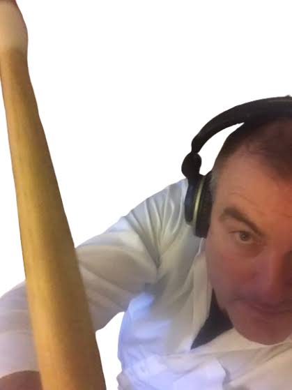 Rubin achter de Udo Masshoff Twin Shell met headphones